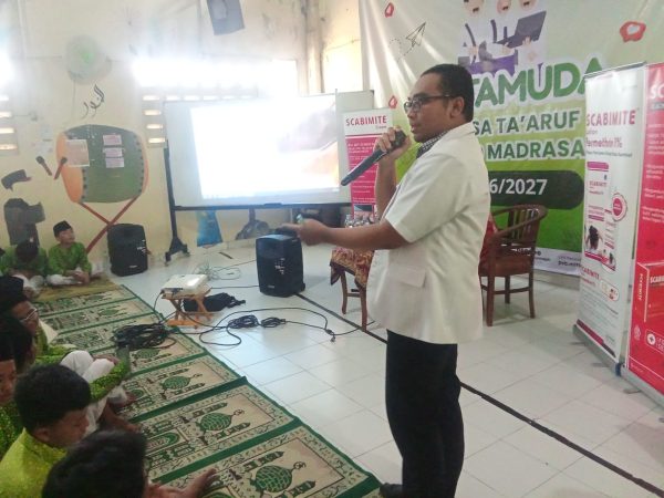 Wujudkan Madrasah Sehat, Santri Hebat, MTs dan MA Miftahunnajah Gelar Edukasi PHBS dan Screening Kesehatan Santri Baru