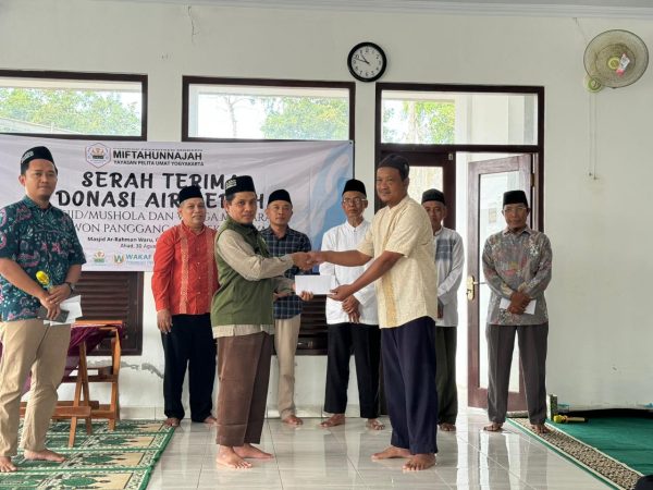 Pesantren Miftahunnajah Salurkan 64 Titik Bantuan Air Bersih untuk Warga Terdampak Kekeringan di Panggang Gunungkidul