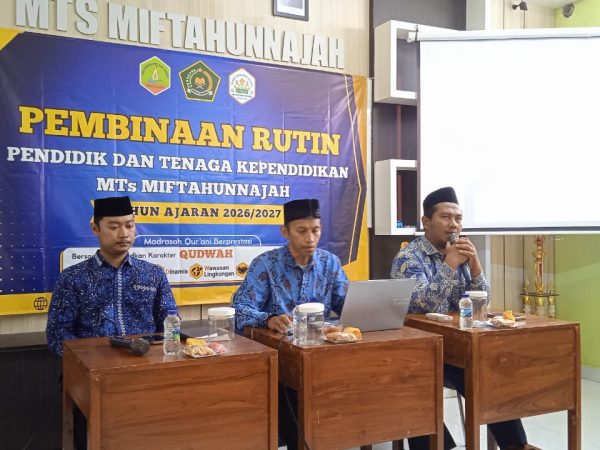 Rapat Guru dan Karyawan MTs Miftahunnajah Perkuat Implementasi Visi melalui RKJM dan Launching Program BERKAH