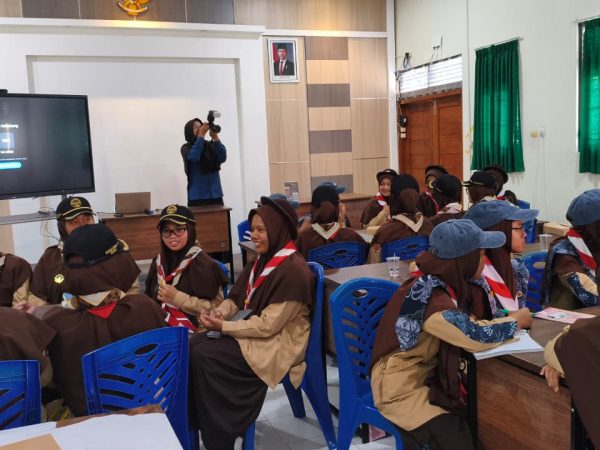 Pramuka MA Miftahunnajah Sleman Pererat Persaudaraan Lewat Anjangsana ke SMA IT Baitussalam Prambanan