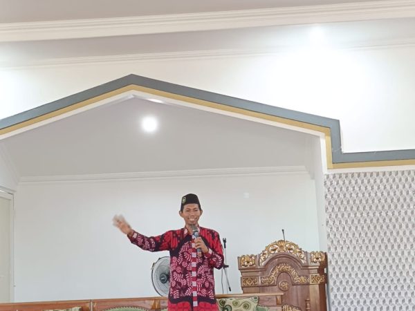Wadir II Ponpes Modern Miftahunnajah Beri Penguatan Orang Tua Kelas 9 untuk Studi Lanjut ke MA Miftahunnajah Sleman