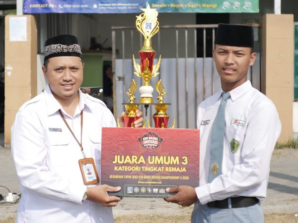 MA Miftahunnajah Sleman Kukuhkan Pemimpin Muda dan Apresiasi Para Juara