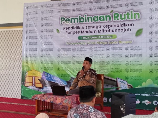 Ustaz Trilasanto Ingatkan Pentingnya Bijaksana Mengelola Perbedaan dalam Pembinaan Pegawai Miftahunnajah