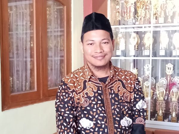 Ustaz Muhamad Fatoni Raih Juara 2 Guru Lintas Iman Tingkat DIY 2026